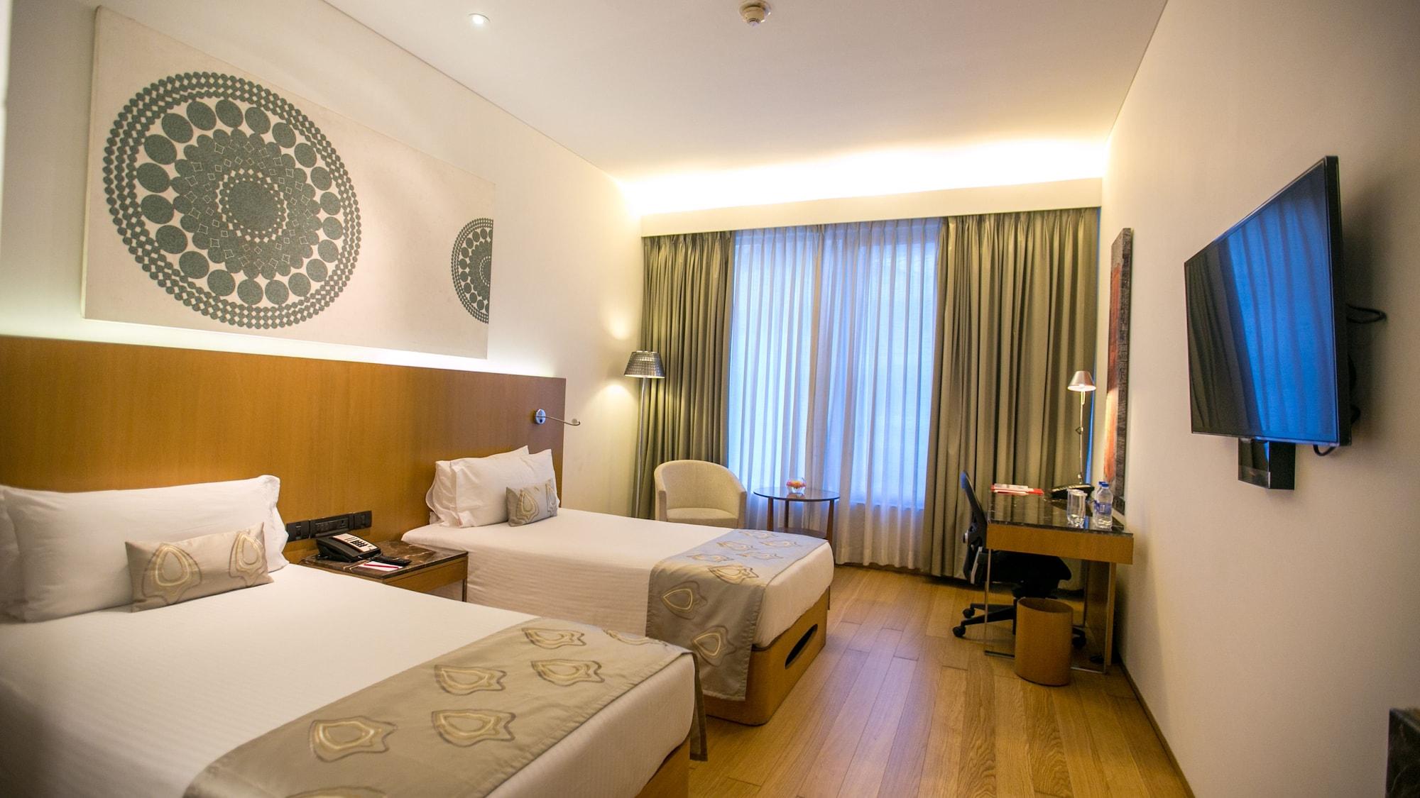 Vivanta Chennai It Expressway Omr Esterno foto A room at the Taj Bengal