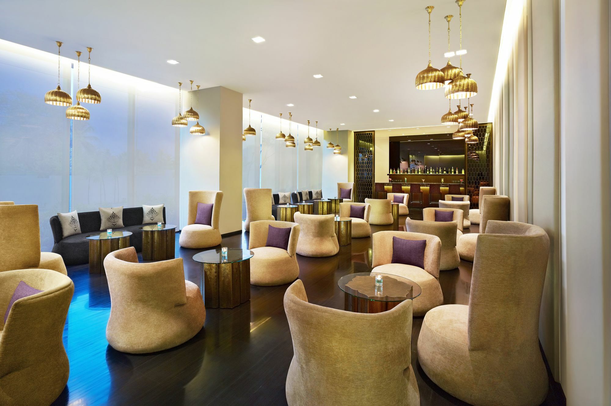 Vivanta Chennai It Expressway Omr Esterno foto The Lounge at the airport
